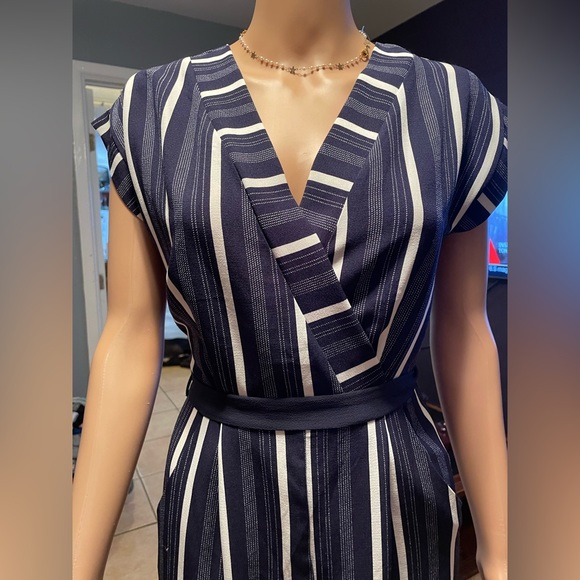 Navy blue white stripes jumpsuit with open back with pocket - Picture 5 of 6